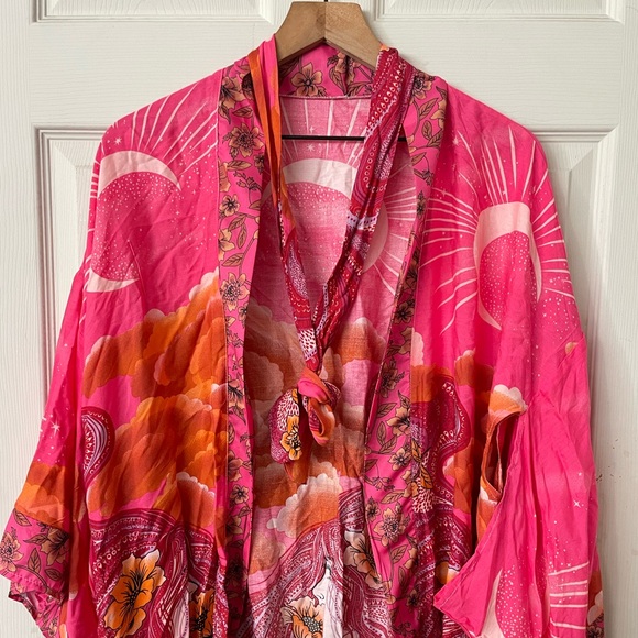 Boutique boho pink moon floral waist tie kimono - Picture 5 of 5